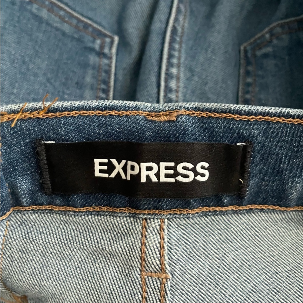 Express High Waisted Medium Wash Raw Hem Cropped Flare Jeans Size 4 - Picture 3 of 5